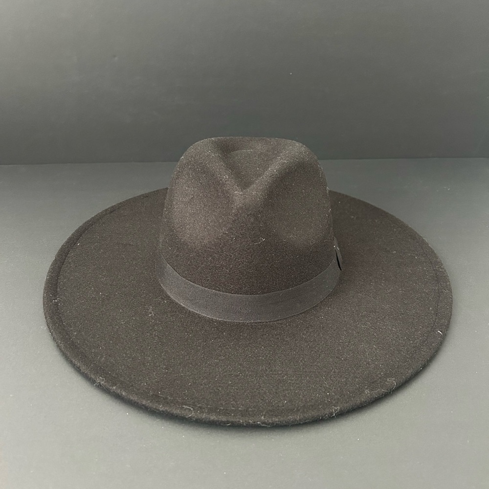 Stylish Black Wide-Brim Hat